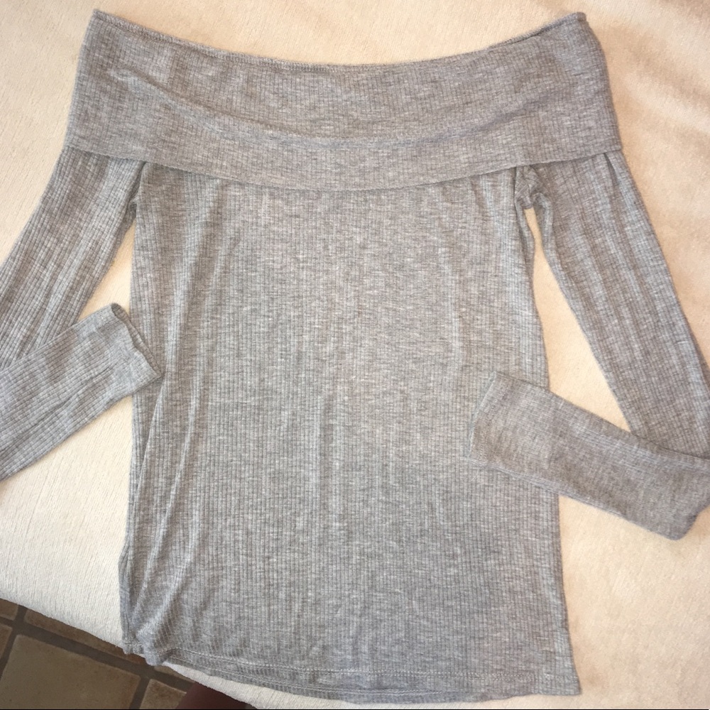 Urban Off the shoulder long sleeve